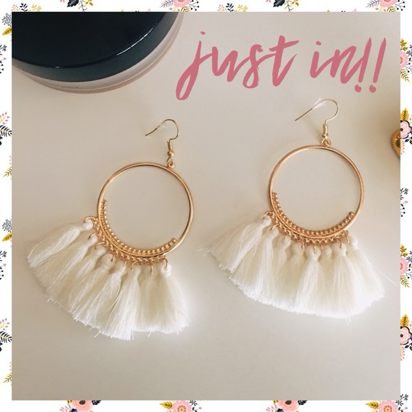 Jewelry - ☀️WHITE COTTON TASSEL EARRINGS☀️